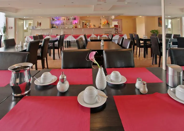 Hotel Plaza Hamburg Moorfleet 3*