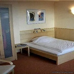 Plaza Hamburg Moorfleet מלון 3*