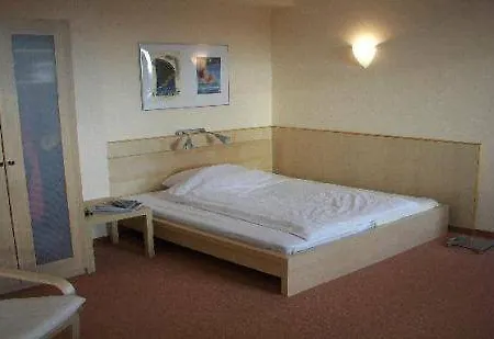 Plaza Hamburg Moorfleet מלון 3*